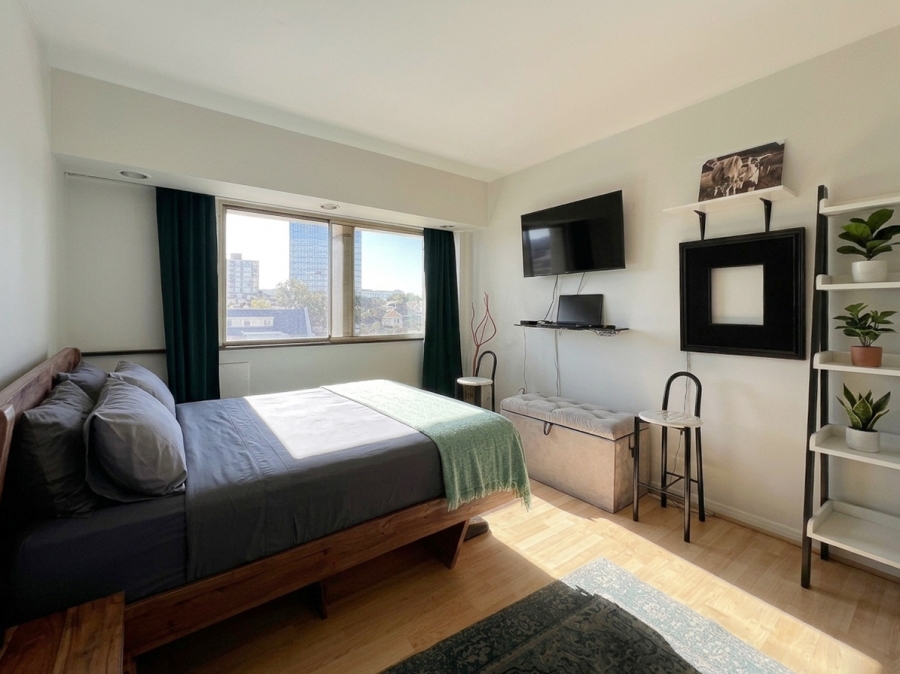 1 Bedroom Property for Sale in Sea Point Western Cape